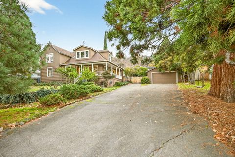 Tiny photo for 527 Chestnut Street, Ashland, OR 97520 (MLS # 220212305)