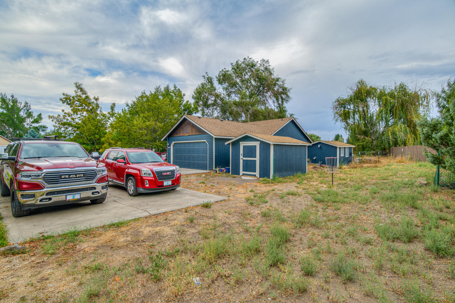 2746 SW Reindeer Court
