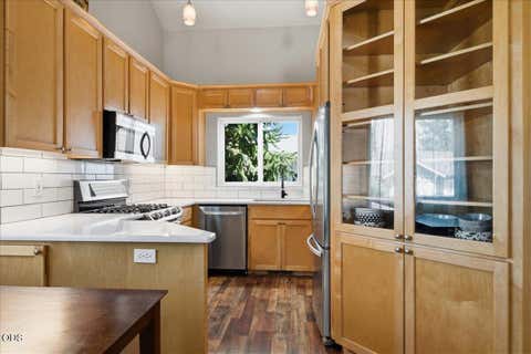 Tiny photo for 438 NW 19th ST #UNIT 5, Redmond, OR 97756 (MLS # 220227334)