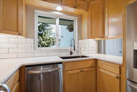 Tiny photo for 438 NW 19th ST #UNIT 5, Redmond, OR 97756 (MLS # 220227334)
