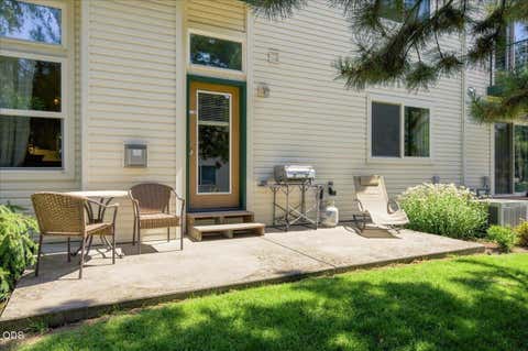 Tiny photo for 438 NW 19th ST #UNIT 5, Redmond, OR 97756 (MLS # 220227334)