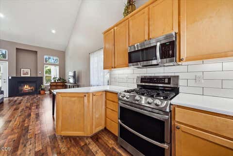 Tiny photo for 438 NW 19th ST #UNIT 5, Redmond, OR 97756 (MLS # 220227334)