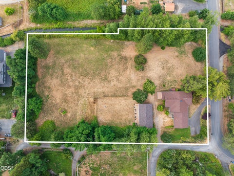 Tiny photo for 1740 Southgate Way, Grants Pass, OR 97527 (MLS # 220224814)