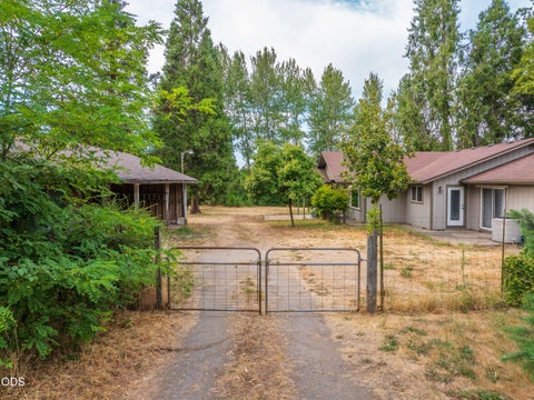 Tiny photo for 1740 Southgate Way, Grants Pass, OR 97527 (MLS # 220224814)
