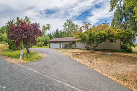 Tiny photo for 1740 Southgate Way, Grants Pass, OR 97527 (MLS # 220224814)