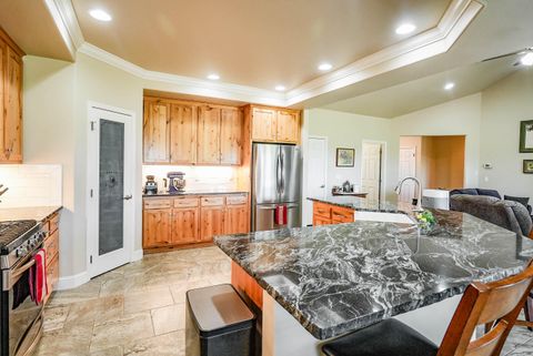 Tiny photo for 9280 Arant Road, Klamath Falls, OR 97603 (MLS # 220217702)