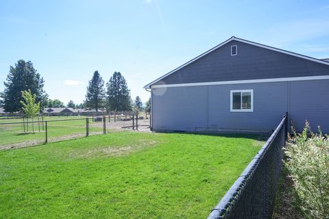 Tiny photo for 9280 Arant Road, Klamath Falls, OR 97603 (MLS # 220217702)