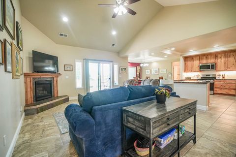 Tiny photo for 9280 Arant Road, Klamath Falls, OR 97603 (MLS # 220217702)