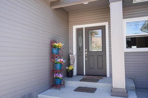 Tiny photo for 9280 Arant Road, Klamath Falls, OR 97603 (MLS # 220217702)