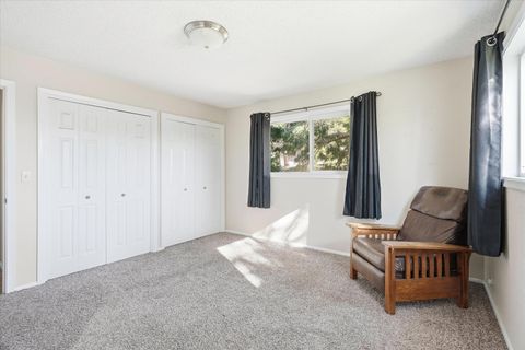 Tiny photo for 6660 Shasta Way, Klamath Falls, OR 97603 (MLS # 220215229)