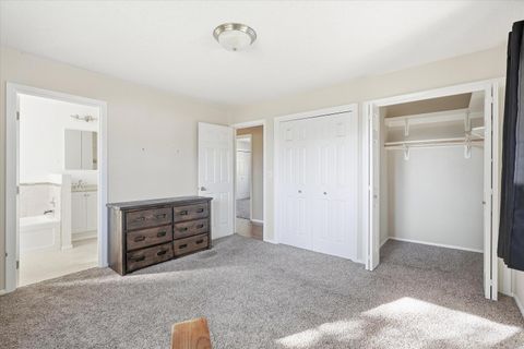Tiny photo for 6660 Shasta Way, Klamath Falls, OR 97603 (MLS # 220215229)