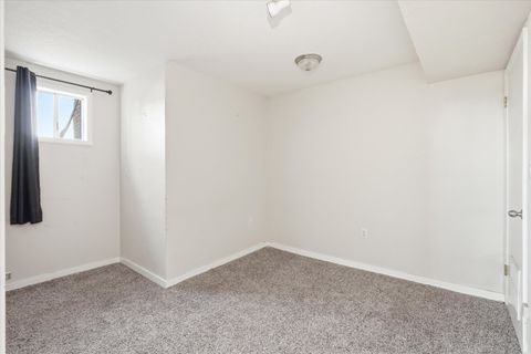 Tiny photo for 6660 Shasta Way, Klamath Falls, OR 97603 (MLS # 220215229)