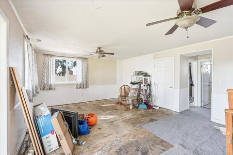 Tiny photo for 6660 Shasta Way, Klamath Falls, OR 97603 (MLS # 220215229)