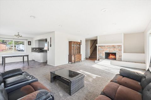 Tiny photo for 6660 Shasta Way, Klamath Falls, OR 97603 (MLS # 220215229)