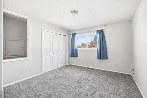 Tiny photo for 6660 Shasta Way, Klamath Falls, OR 97603 (MLS # 220215229)