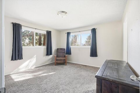 Tiny photo for 6660 Shasta Way, Klamath Falls, OR 97603 (MLS # 220215229)