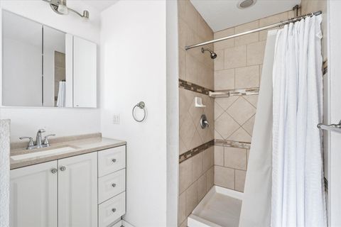 Tiny photo for 6660 Shasta Way, Klamath Falls, OR 97603 (MLS # 220215229)