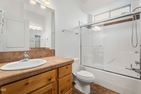 Tiny photo for 63106 Layton Avenue, Bend, OR 97701 (MLS # 220227294)