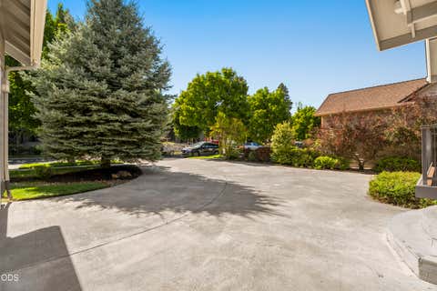 Tiny photo for 63106 Layton Avenue, Bend, OR 97701 (MLS # 220227294)