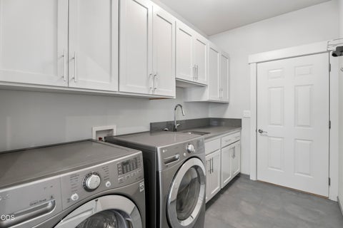 Tiny photo for 63106 Layton Avenue, Bend, OR 97701 (MLS # 220227294)