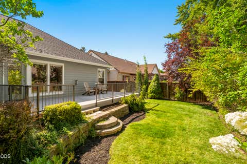 Tiny photo for 63106 Layton Avenue, Bend, OR 97701 (MLS # 220227294)