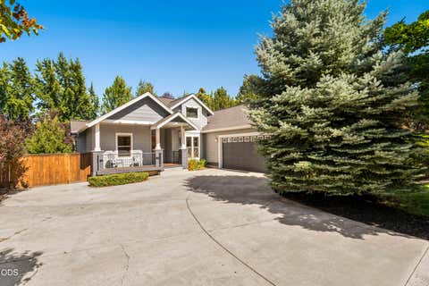 Tiny photo for 63106 Layton Avenue, Bend, OR 97701 (MLS # 220227294)