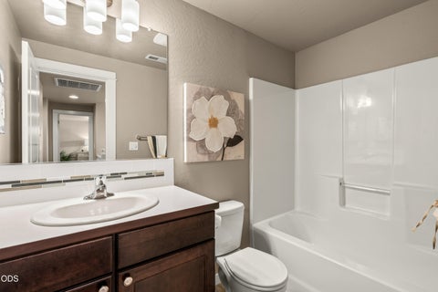 Tiny photo for 3401 Ford Drive, Medford, OR 97504 (MLS # 220224397)