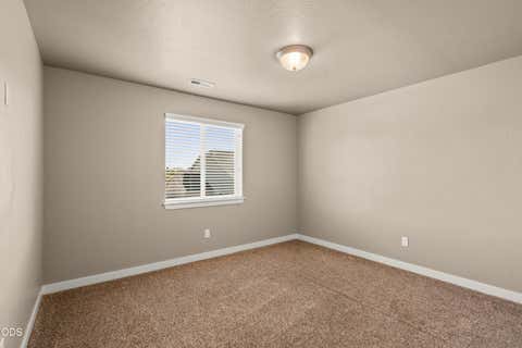 Tiny photo for 3401 Ford Drive, Medford, OR 97504 (MLS # 220224397)