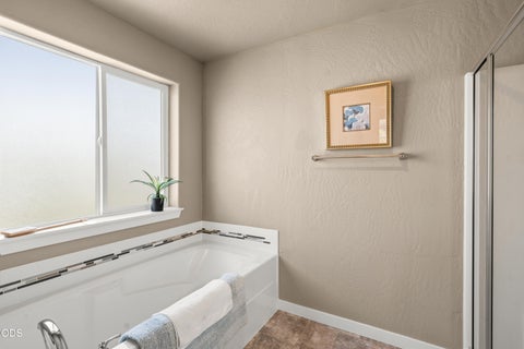 Tiny photo for 3401 Ford Drive, Medford, OR 97504 (MLS # 220224397)