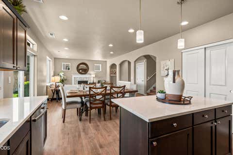 Tiny photo for 3401 Ford Drive, Medford, OR 97504 (MLS # 220224397)