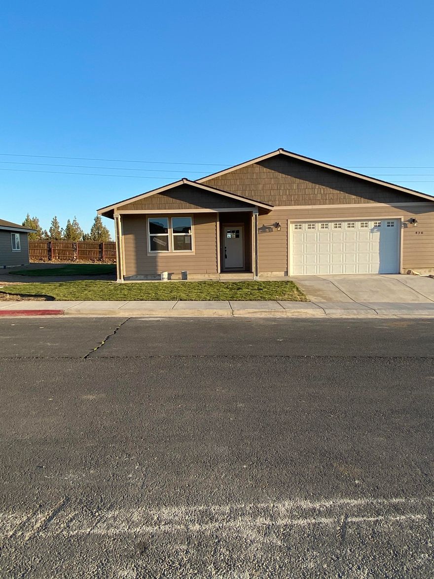 Gorgeous single level home on a HUGE lot  with 3 bedrooms, including a large master suite, walk in closets in every bedroom. 
Open floor plan with a great room concept that includes custom built cabinets, granite counters, including a large island! 
Harwood floors with tile entires and tile bathroom flooring. 
Gas forced air! Landscaped front yard with inground sprinklers. 
Large laundry room with custom built cabinets. 
Great room features a gas fireplace in the corner and has lots of windows and a sliding glass door to a covered patio!
This home is locate on a large lot with room for RV parking. Fenced back yard and front yard landscape with in ground sprinklers and timer. 
Garage is oversized, has drywall finishes.
Back yard is fenced. 
Home comes equipped with natural gas forced air. 
So much to offer in a new home!!!! 
Come see the homes at Treasure Hills!
