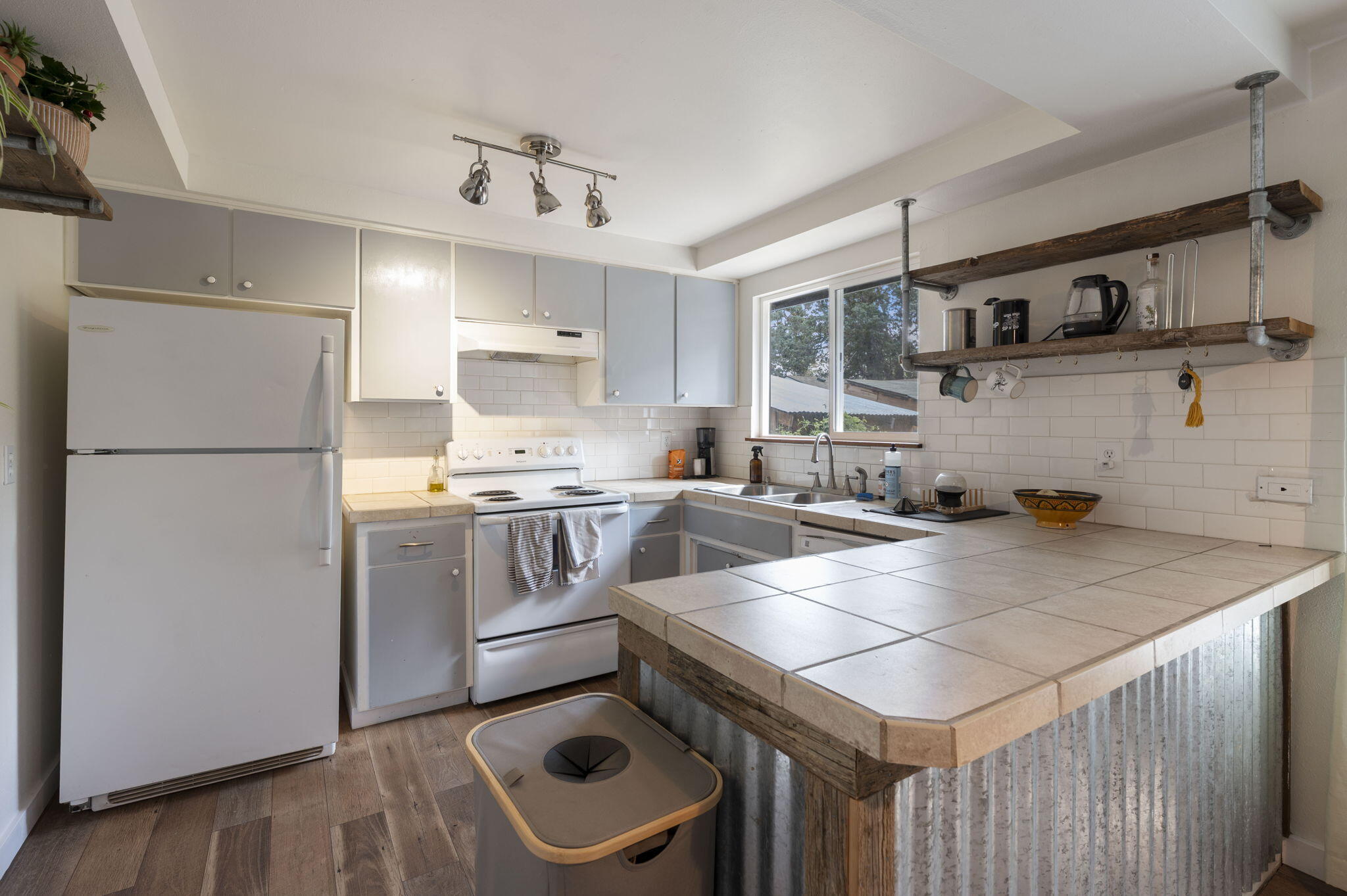 Larkspur - Residential