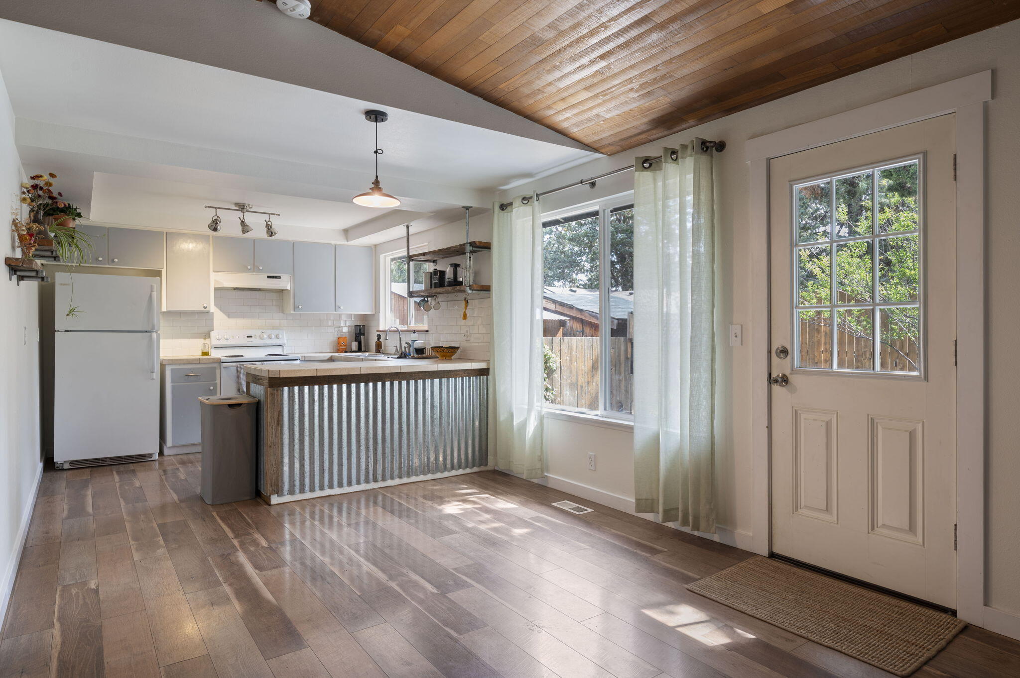 Larkspur - Residential