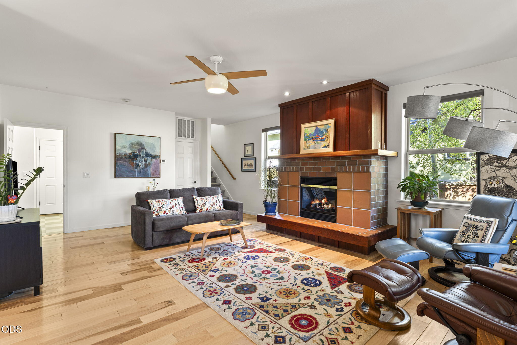 1249 NW John Fremont Street