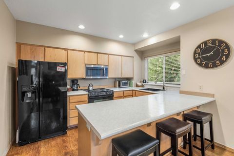 Tiny photo for 57374 Beaver Ridge Loop #32C, Sunriver, OR 97707 (MLS # 220219874)