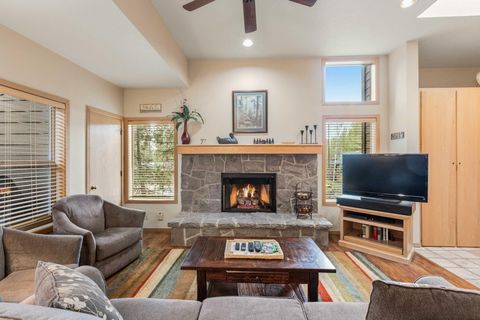 Photo of 57374 Beaver Ridge Loop #32C, Sunriver, OR 97707 (MLS # 220219874)