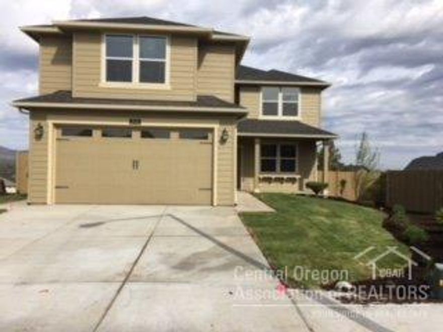 Move in Ready! Stunning Mt. Views from this cul-de-sac location in Summit Crest. Stoneridge Encore Plan w/ Jr. Suite above garage, Great room & den/5th bedroom, gas fireplace, Beautiful engineered hardwood flooring in Kitchen/dining/great room, Quartz counters in kitchen & baths, SS GE appliances, pendant lights above bar, large pantry,covered deck,additional storage. Fully landscaped & fenced. Completed home.