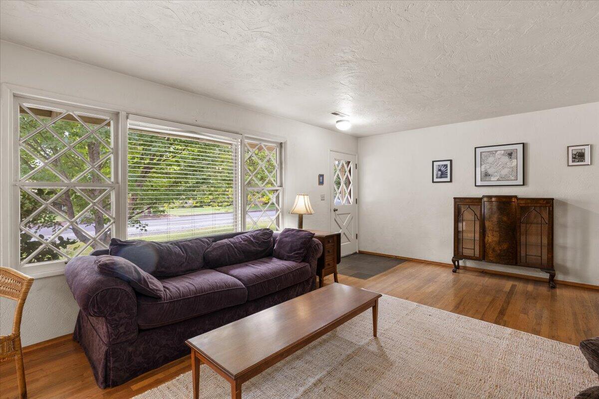 El Reina Subdivision - Residential