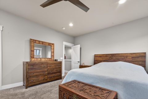 Tiny photo for 3357 SW 35th Street, Redmond, OR 97756 (MLS # 220219620)