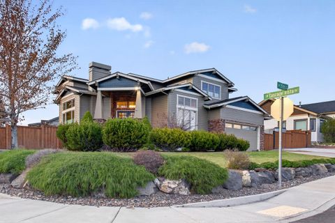 Photo of 3357 SW 35th Street, Redmond, OR 97756 (MLS # 220219620)