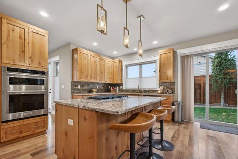 Tiny photo for 3357 SW 35th Street, Redmond, OR 97756 (MLS # 220219620)