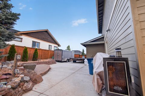 Tiny photo for 3357 SW 35th Street, Redmond, OR 97756 (MLS # 220219620)