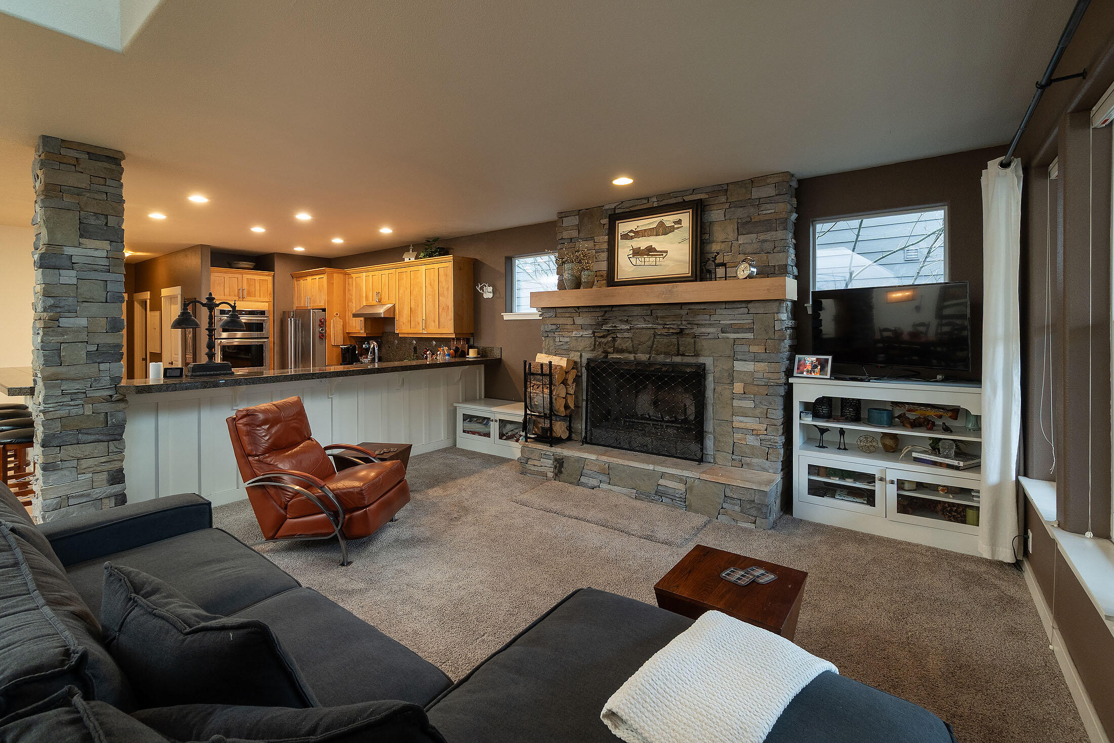 319 NW Flagline Drive