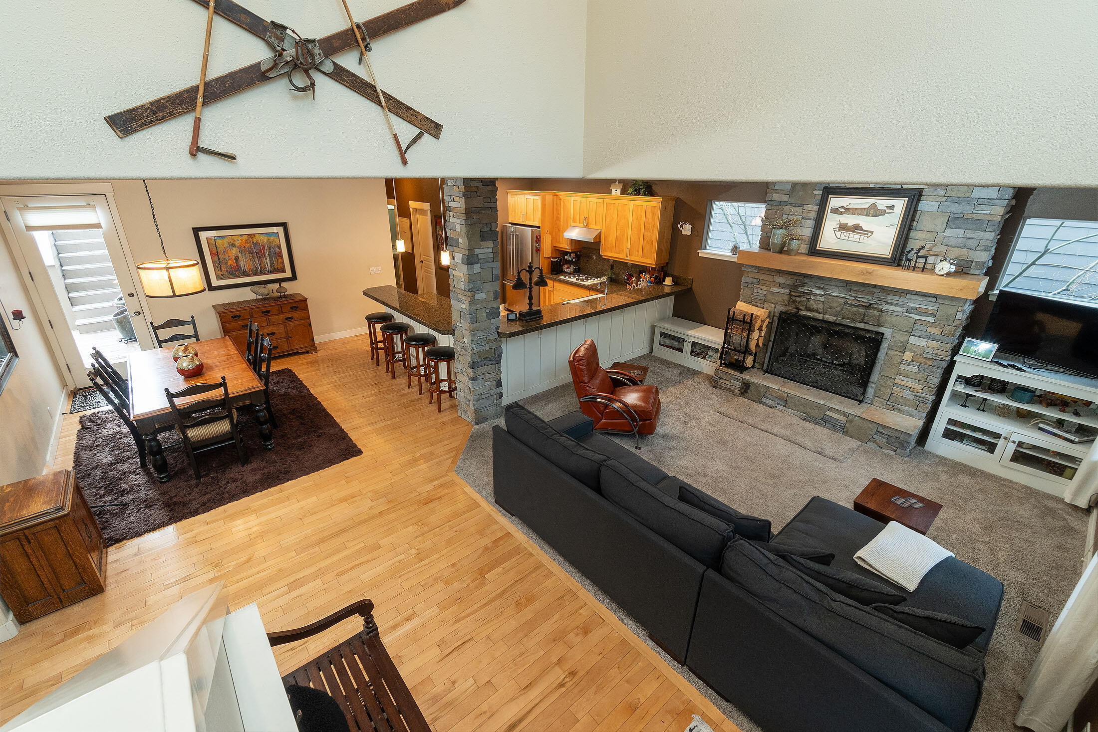 319 NW Flagline Drive