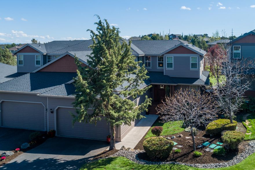 Located on the 12th fairway of The Ridge Course at Eagle Crest Resort this beautiful Forest Ridge townhome offers a great open floor plan with 2 master suites
plus an additional guest bedroom, a loft, and 3.5 baths. Tile counters and floors in kitchen and all bathrooms, stainless steel appliances, walk-in closets in both
masters, walk-in pantry in the kitchen, and lots of extra storage with a terrific back deck with a hot tub overlooking the fairway. It's hard not to love this
townhome and it comes with all amenities of the Eagle Crest Resort!