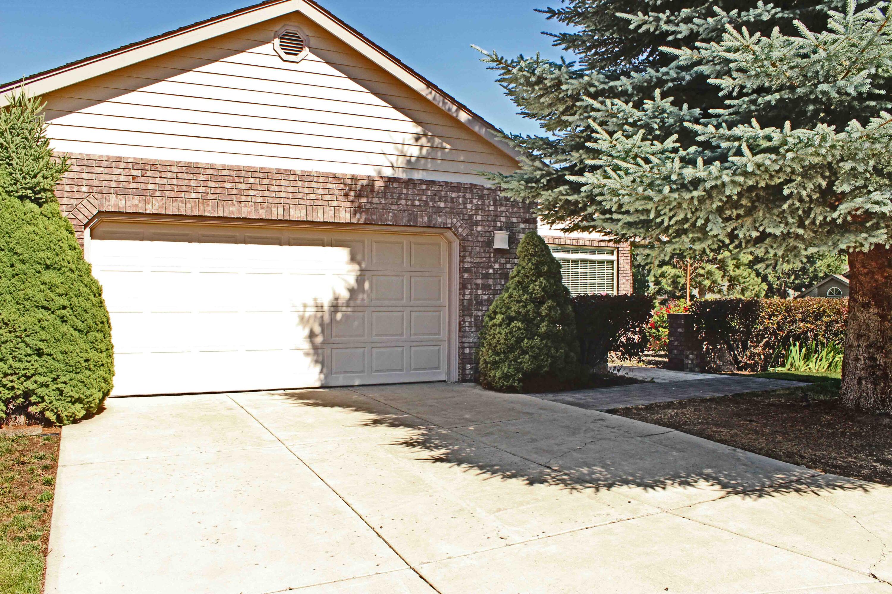 Oak Tree - Residential