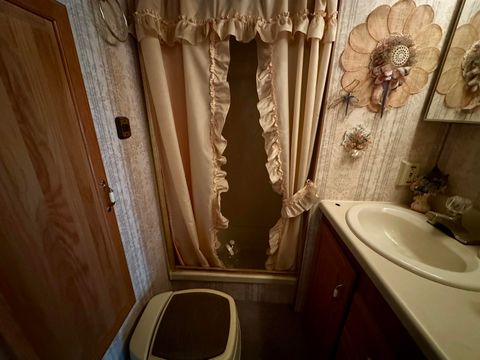 Tiny photo for 52880 Sunrise Boulevard, La Pine, OR 97739 (MLS # 220210279)