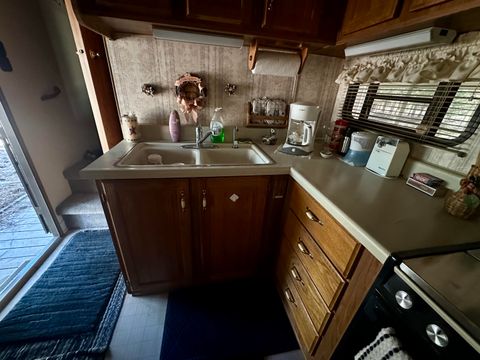 Tiny photo for 52880 Sunrise Boulevard, La Pine, OR 97739 (MLS # 220210279)