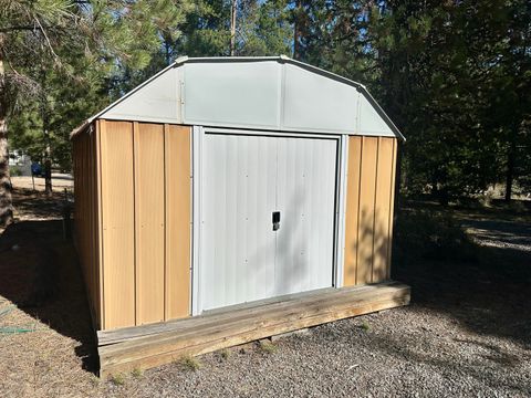 Tiny photo for 52880 Sunrise Boulevard, La Pine, OR 97739 (MLS # 220210279)