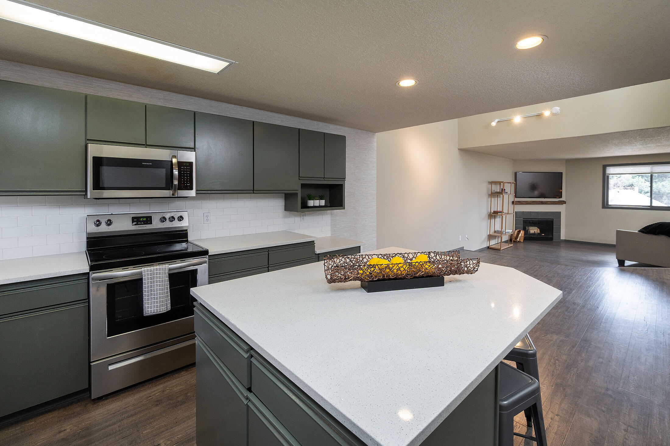 1050 NE Butler Market Road APT 28